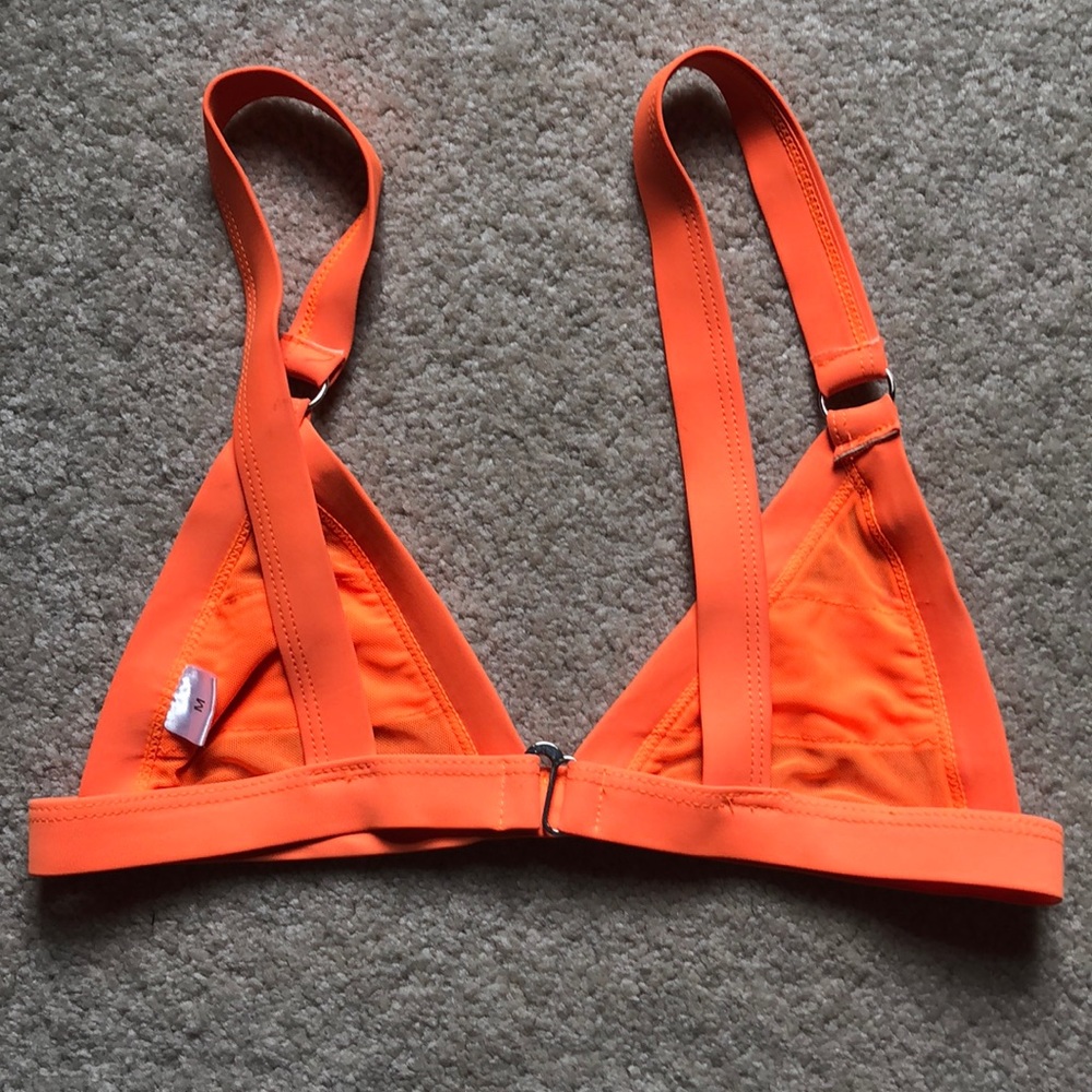 Bikini - Picture 6 of 7